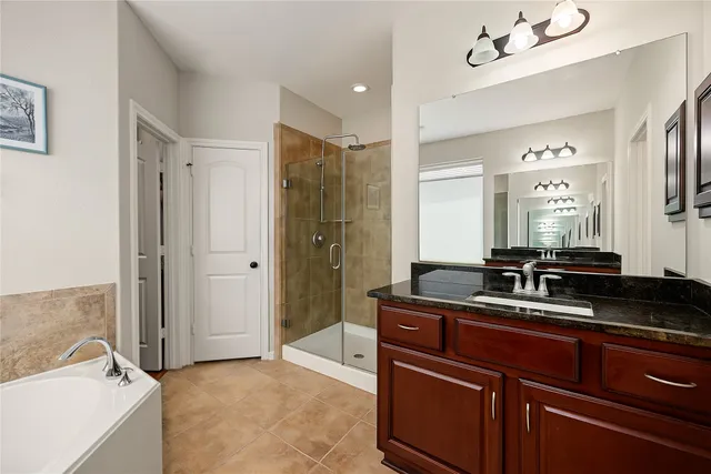 $555,000 | 22 South Marshside Place, Spring, TX 77389