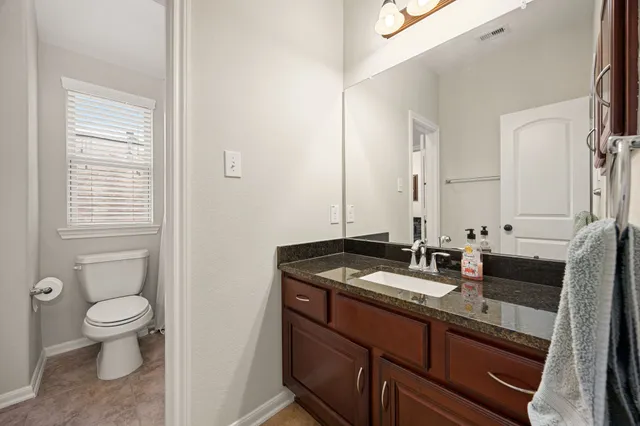 $555,000 | 22 South Marshside Place, Spring, TX 77389