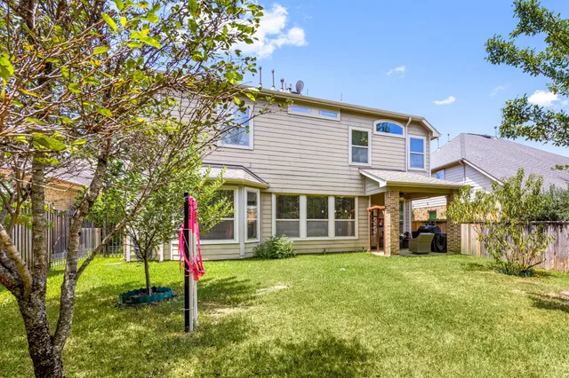 $555,000 | 22 South Marshside Place, Spring, TX 77389