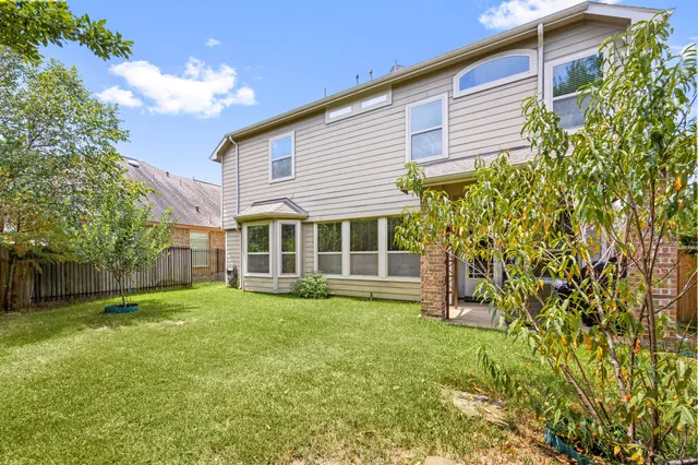 $555,000 | 22 South Marshside Place, Spring, TX 77389