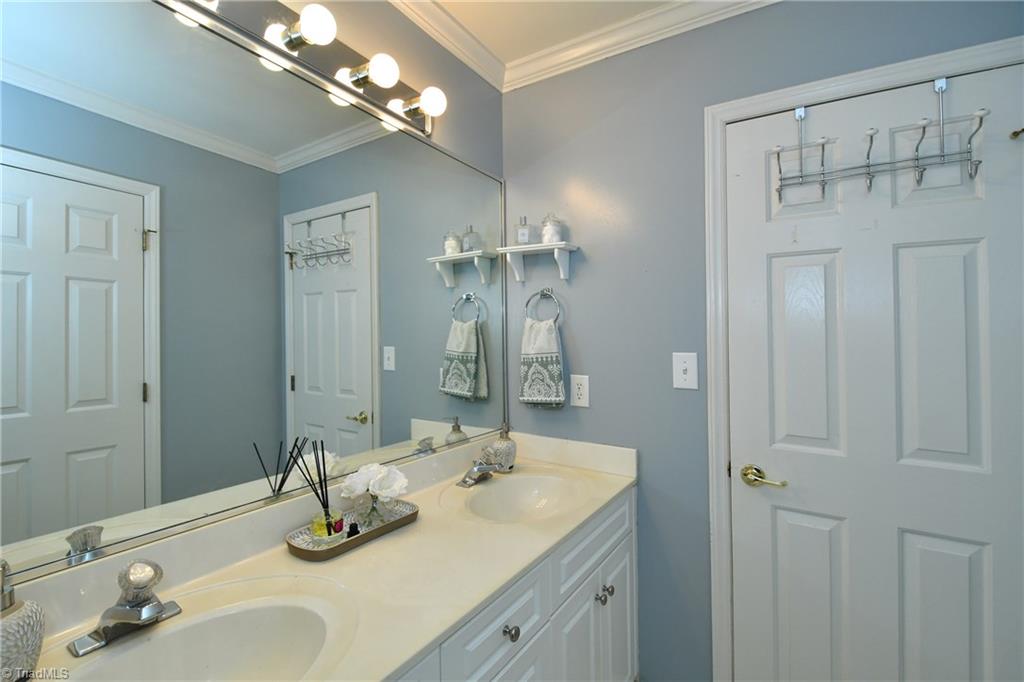 4864 Hearthstone Road Clemmons, NC 27012 - Photo 17 of 28 Gallery Image 17