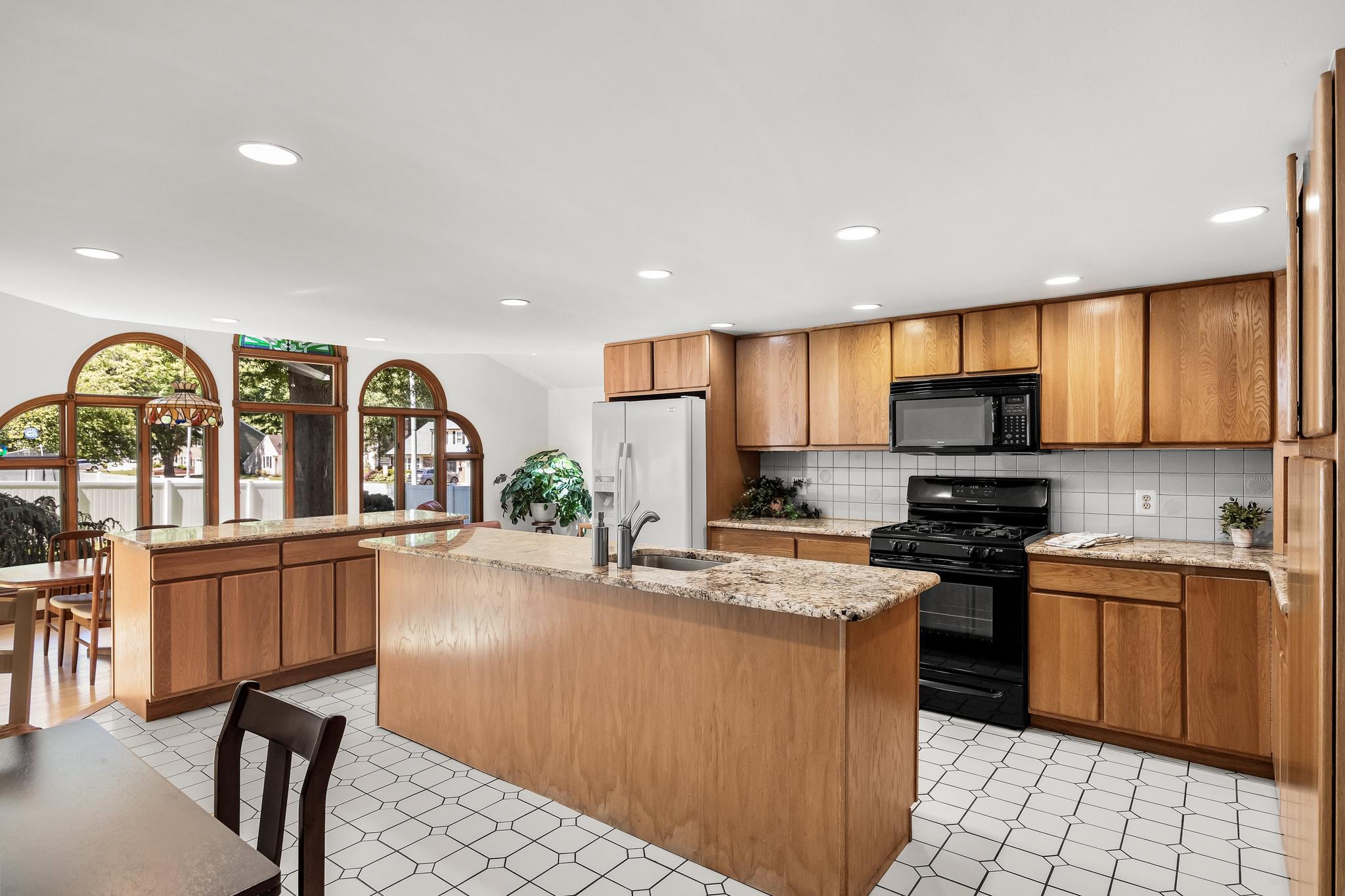 175 Oxford Road Delran, NJ 08075 - Photo 10 of 40 Kitchen