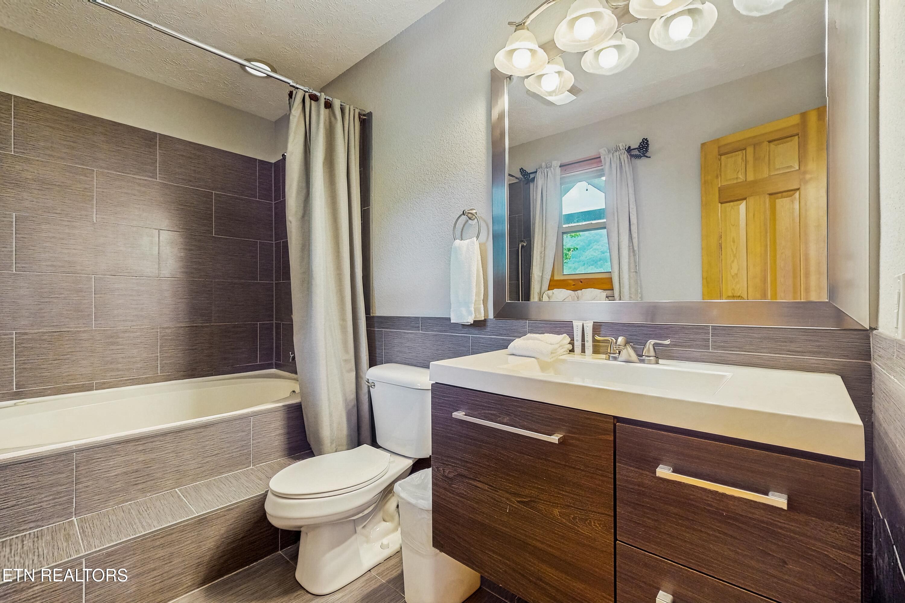 3219 Grouse Ridge Lane Sevierville, TN 37862 - Photo 12 of 45 TNSV527-6432900