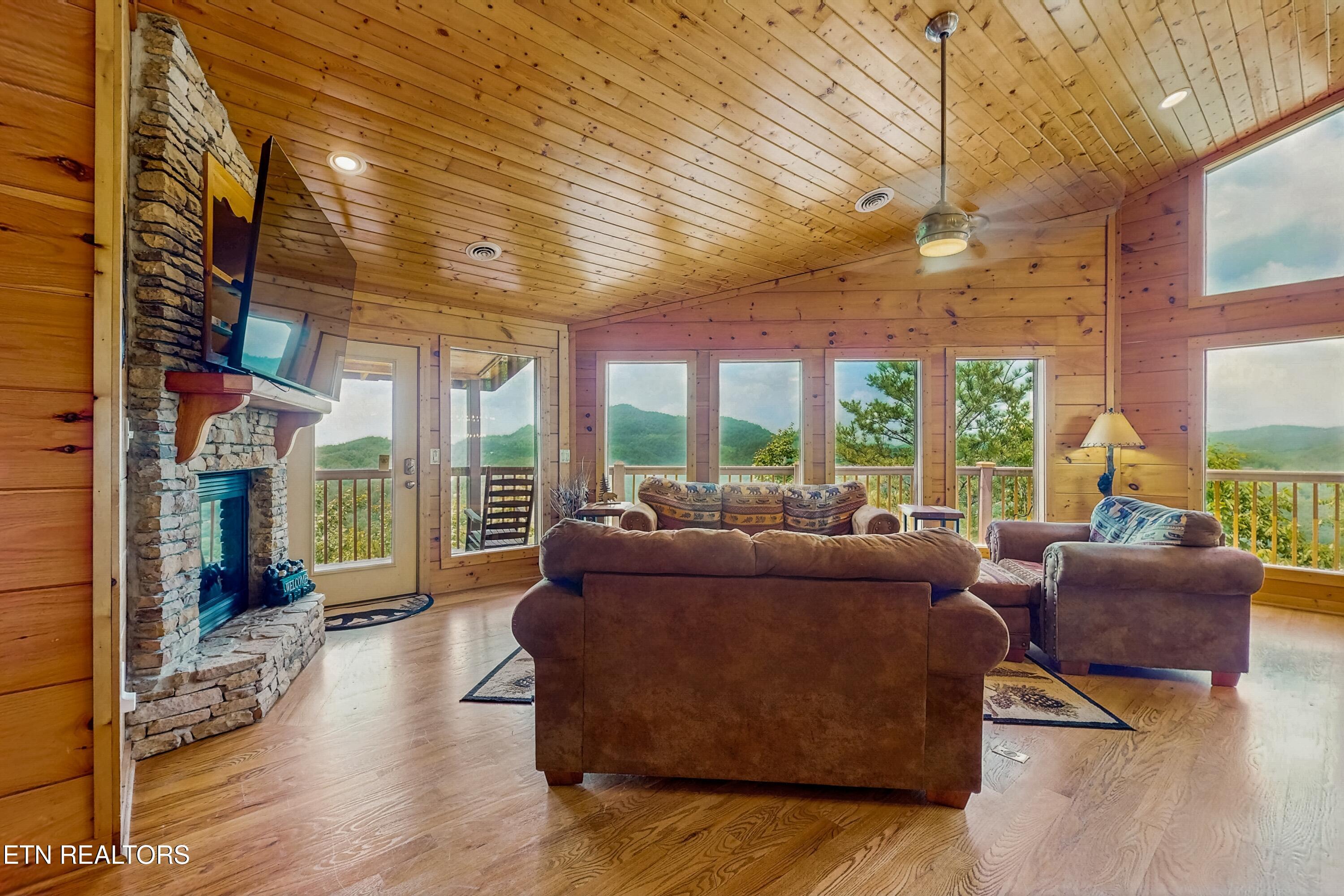 3219 Grouse Ridge Lane Sevierville, TN 37862 - Photo 3 of 45 TNSV527-6432889