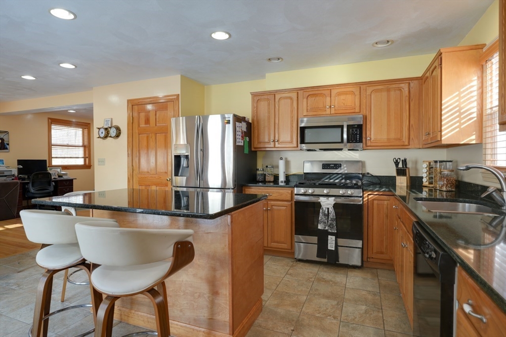 12 Pine Street Rehoboth, MA 02769 - Photo 11 of 35