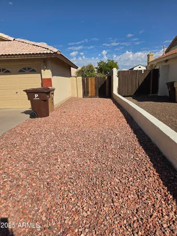 a view of an outdoor space