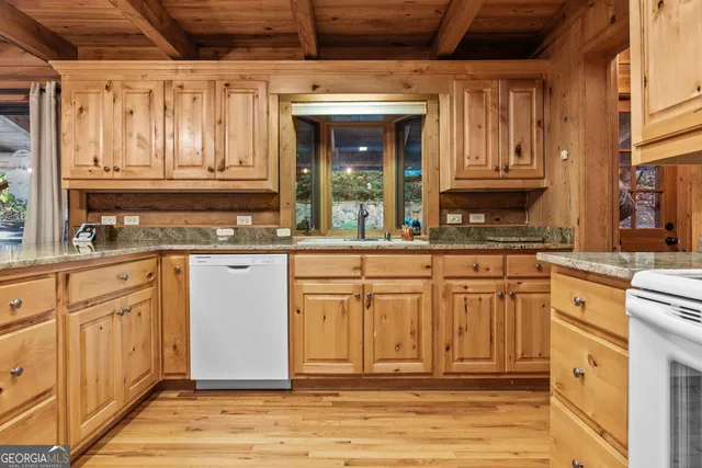 $495,000 | 100 Windsong Lane, Rabun Gap, GA 30568