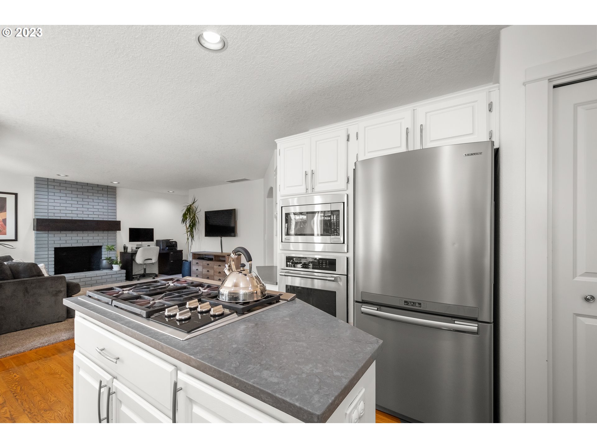 4126 Southeast 30th Street Gresham, OR 97080 - Photo 9 of 42