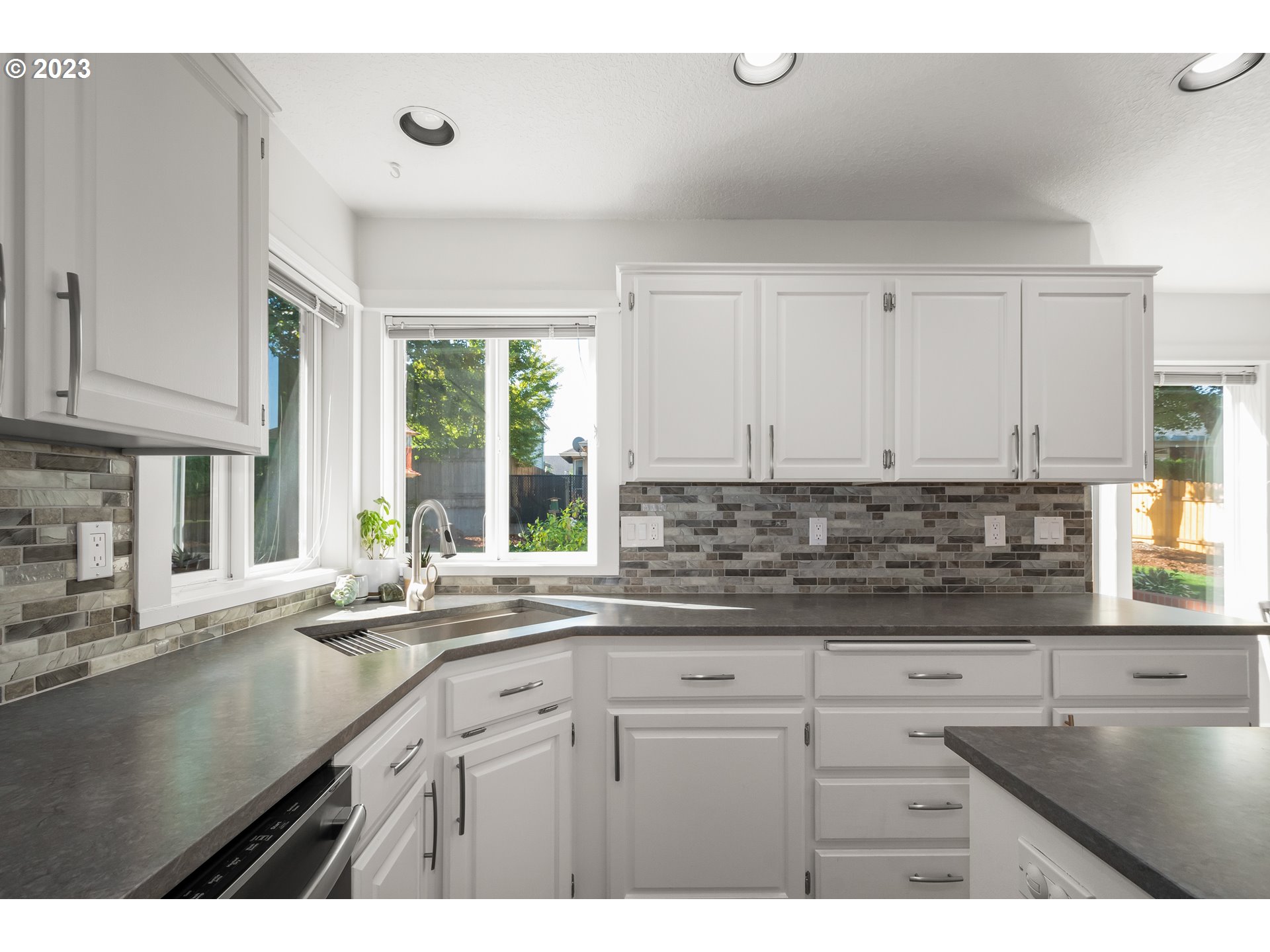 4126 Southeast 30th Street Gresham, OR 97080 - Photo 10 of 42