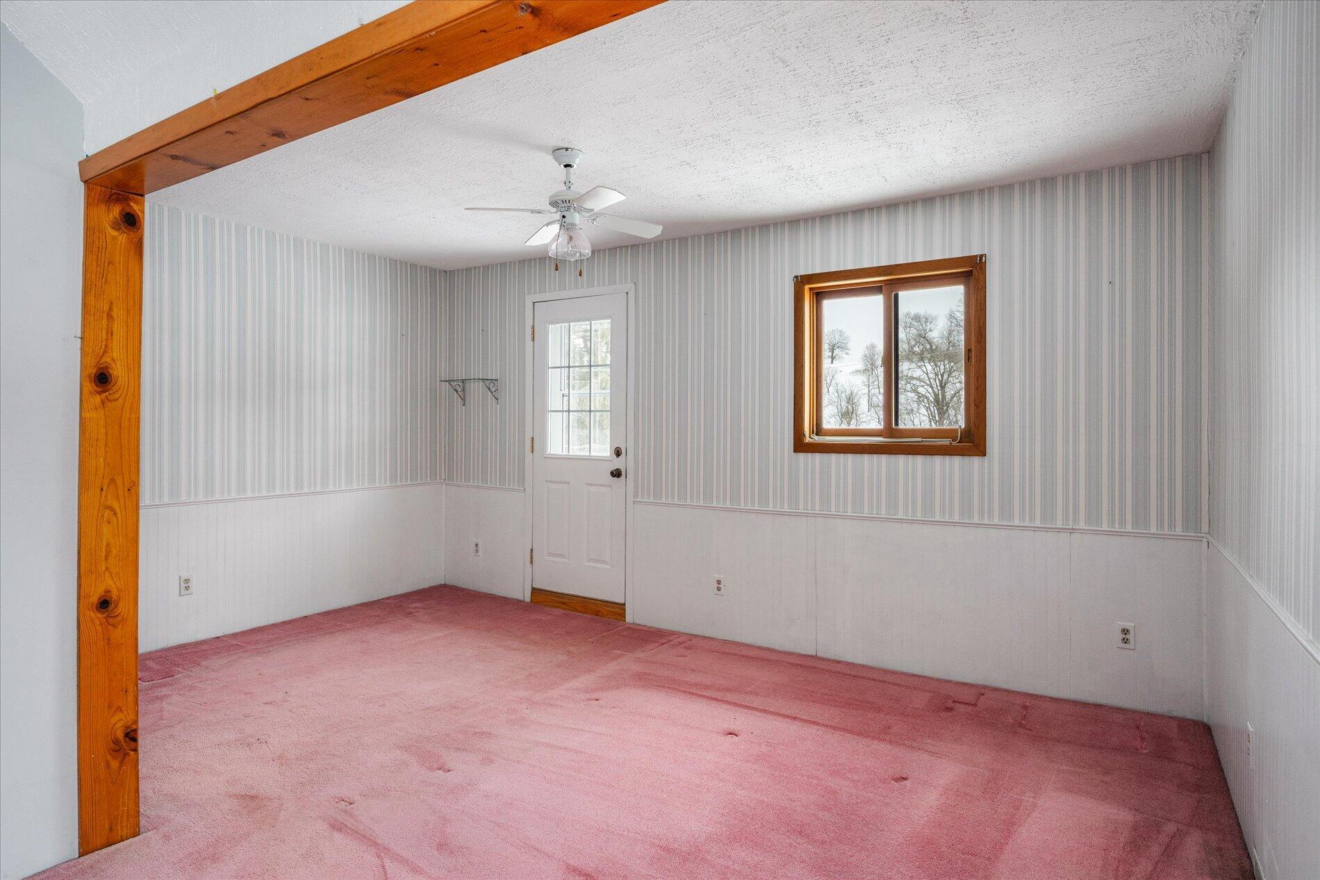 S921 Sveum Ridge Road Coon, WI 54623 - Photo 25 of 33 Master bedroom_Upper level