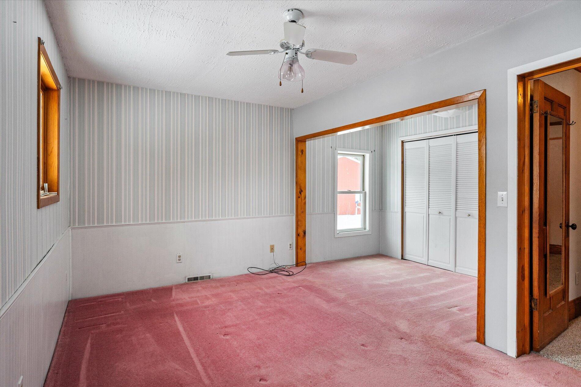 S921 Sveum Ridge Road Coon, WI 54623 - Photo 26 of 33 Master bedroom nook