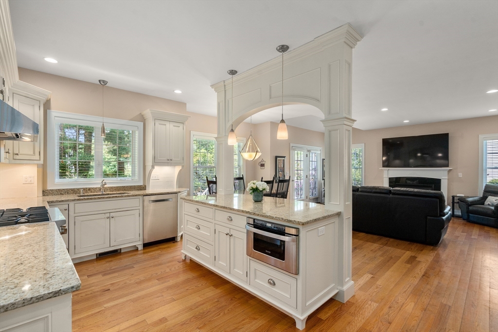 77 Cedar Street Wellesley, MA 02481 - Photo 6 of 39