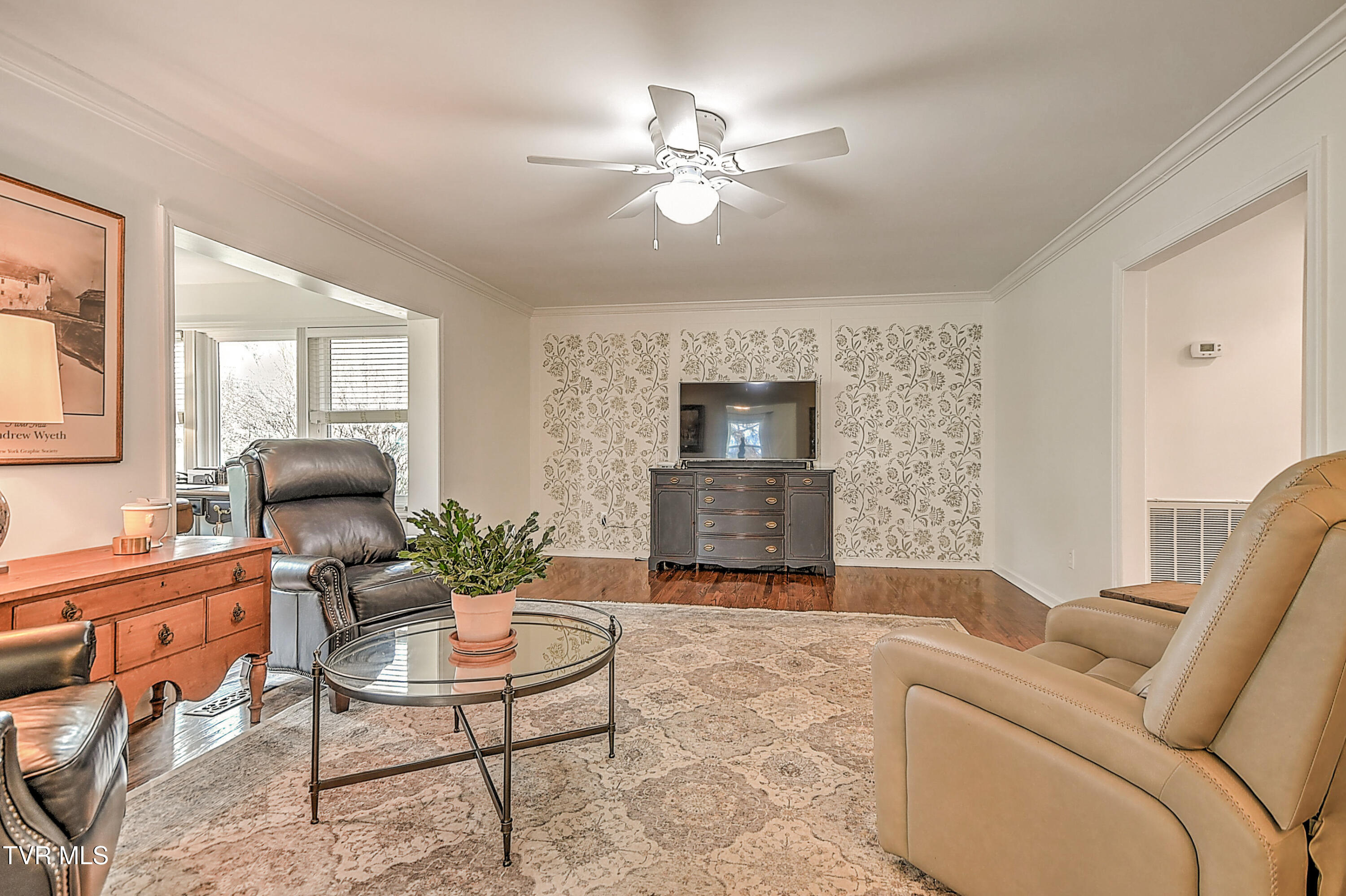 113 Fox Hall Circle Bristol, TN 37620 - Photo 12 of 79 113 Fox Hall DM-8