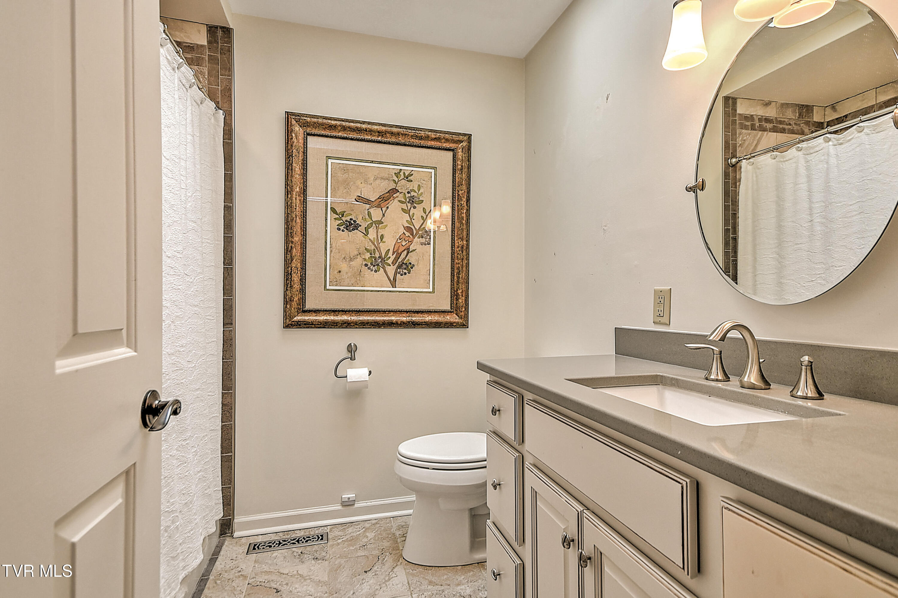 113 Fox Hall Circle Bristol, TN 37620 - Photo 37 of 79 113 Fox Hall DM-38