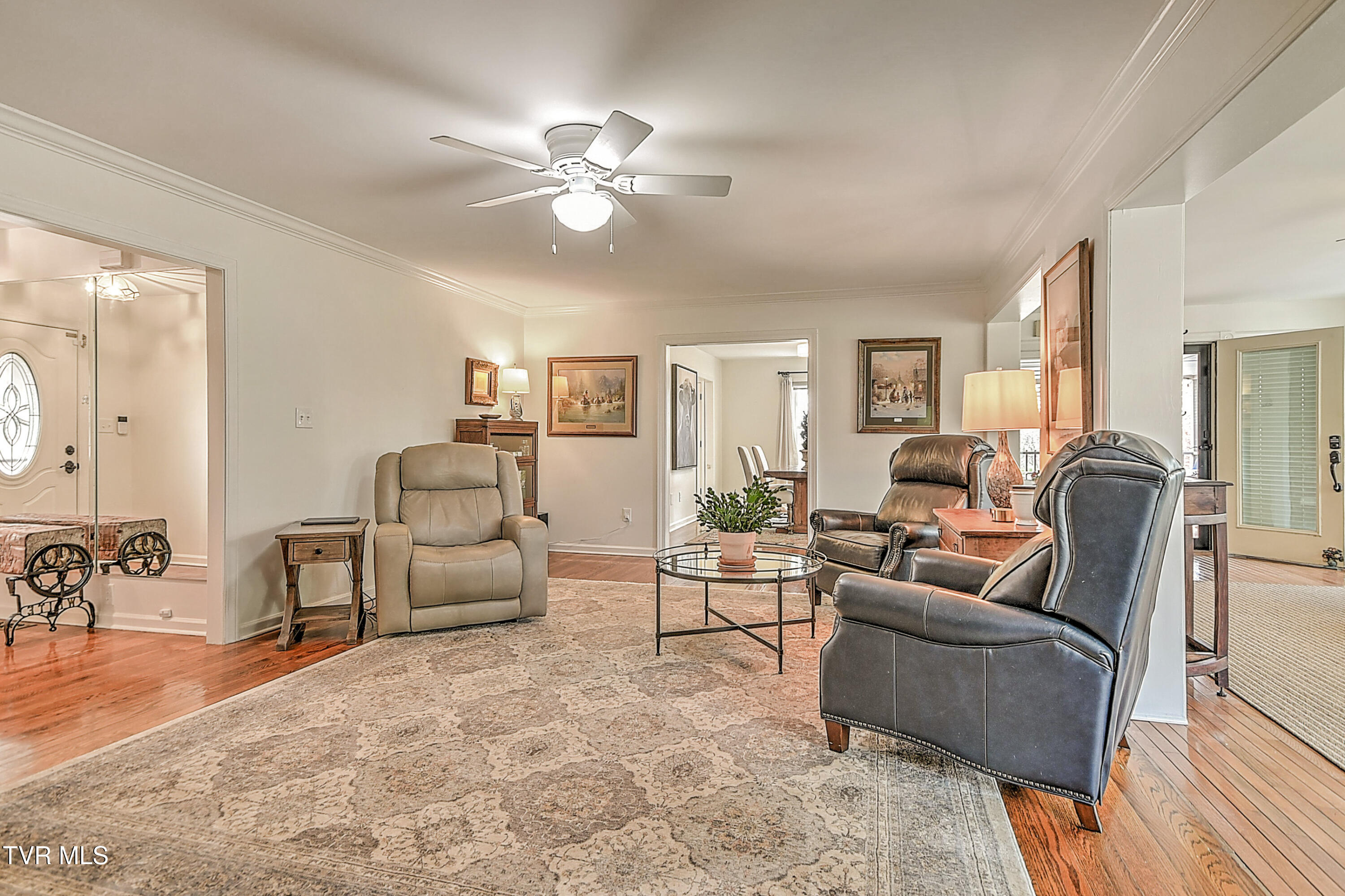 113 Fox Hall Circle Bristol, TN 37620 - Photo 4 of 79 113 Fox Hall DM-7