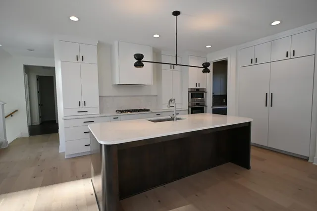 $1,298,515 | 734 Ensconced Way, Chaska, MN 55318