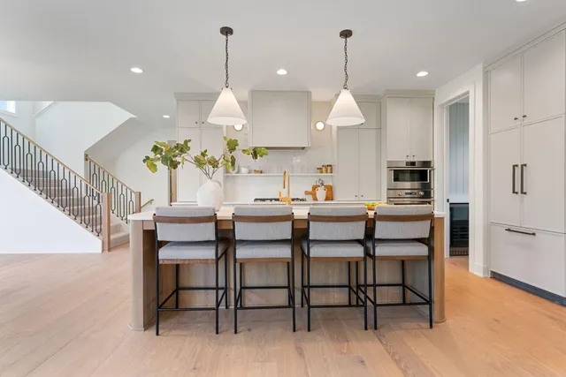 $1,298,515 | 734 Ensconced Way, Chaska, MN 55318