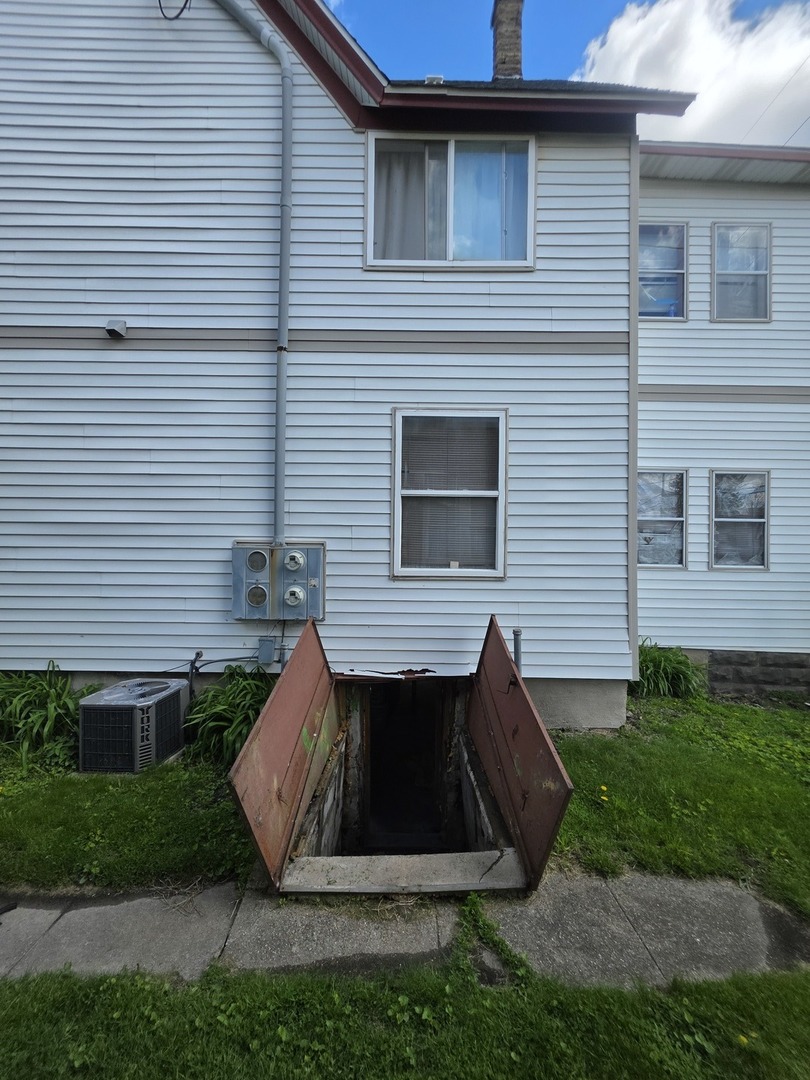 333 North 7th Street DeKalb, IL 60115 - Photo 5 of 30