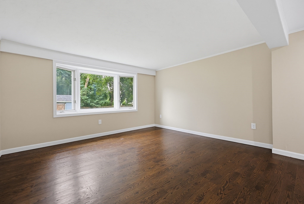 32 Falcon Street Worcester, MA 01603 - Photo 13 of 42