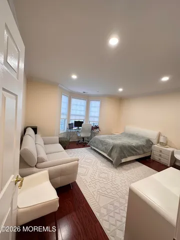 $3,300 | 112 Regency Court, Morganville, NJ 07751