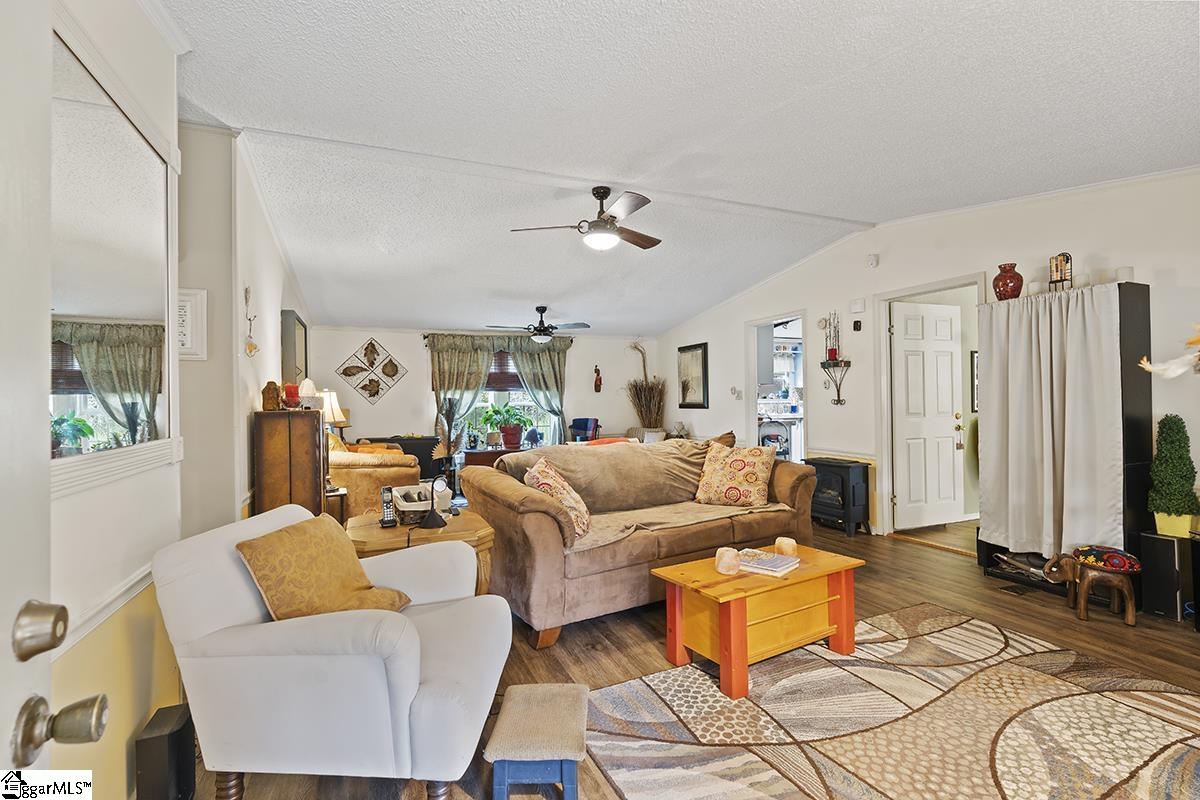 1110 State Rd S-24-398 Hodges, SC 29653 - Photo 4 of 25