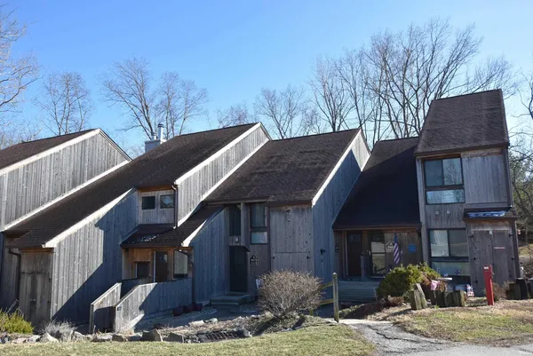 $169,900 | 9479 South Pointe Lasalles Drive, Bloomington, IN 47401