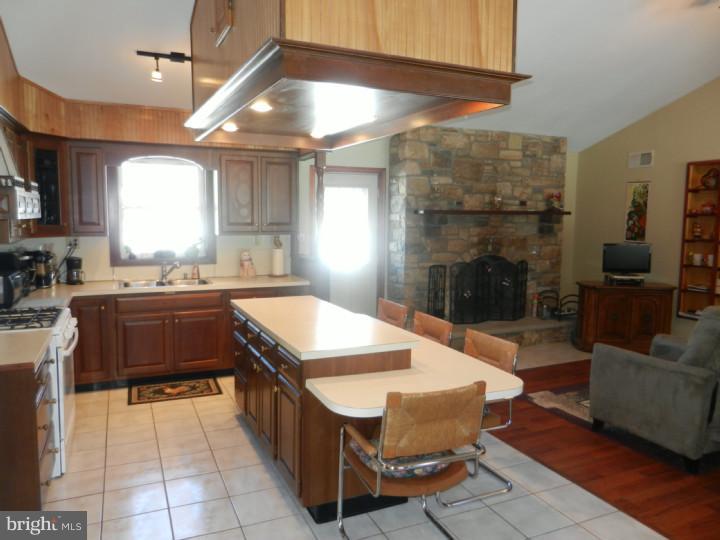 5950 4 Point Road Bethel, PA 19507 - Photo 7 of 23 Gallery Image 7