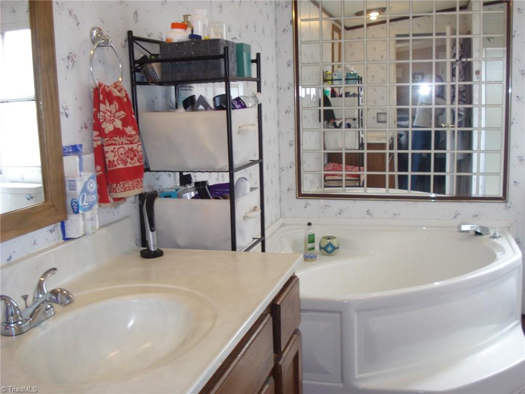 4698 Arnold Road Lexington, NC 27295 - Photo 15 of 21 Gallery Image 15