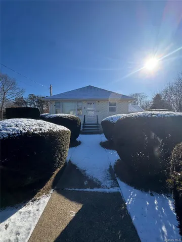 $599,000 | 92 Apple Street, Brentwood, NY 11717