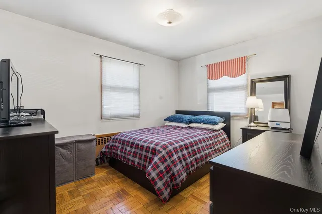 $599,000 | 92 Apple Street, Brentwood, NY 11717