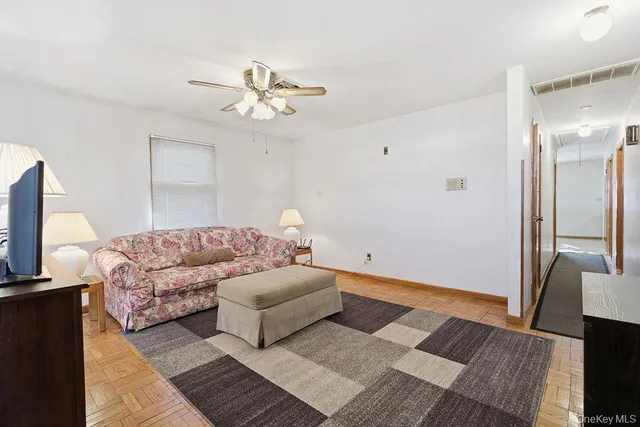 $599,000 | 92 Apple Street, Brentwood, NY 11717