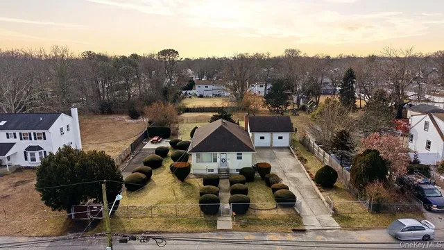 $599,000 | 92 Apple Street, Brentwood, NY 11717