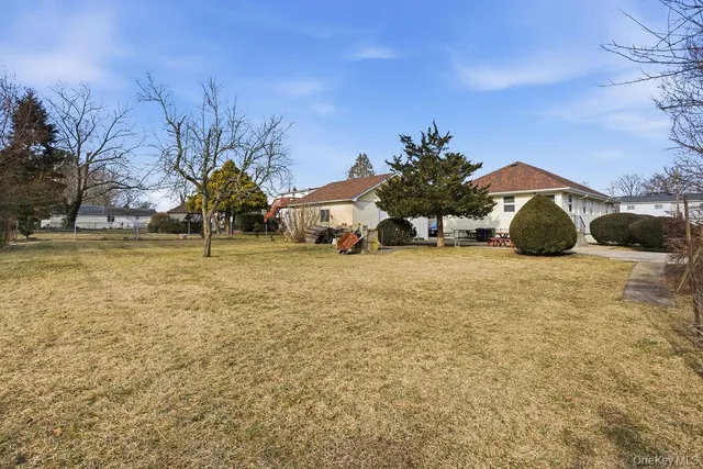 $599,000 | 92 Apple Street, Brentwood, NY 11717