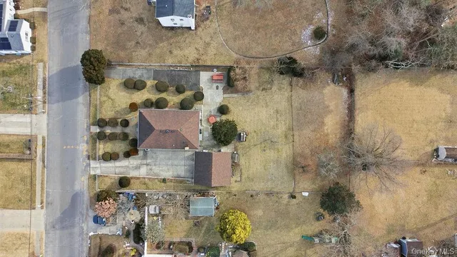 $599,000 | 92 Apple Street, Brentwood, NY 11717