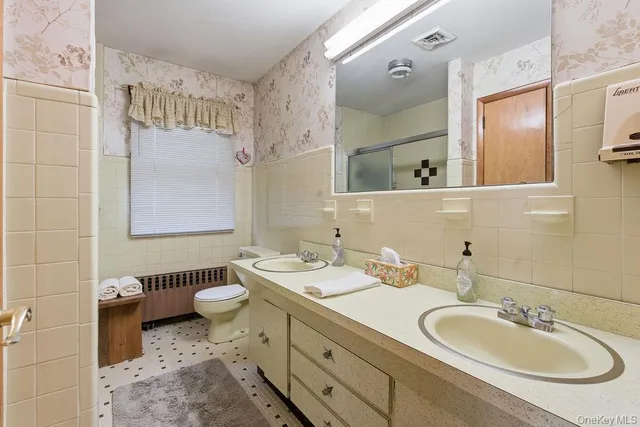 $599,000 | 92 Apple Street, Brentwood, NY 11717