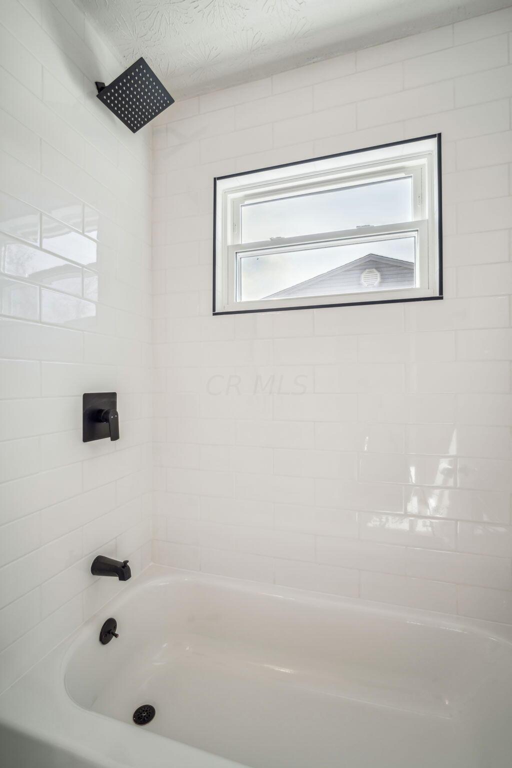 3275 Dunloe Road Columbus, OH 43232 - Photo 12 of 20 STUNNING!
