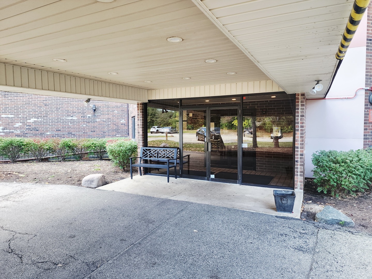 1026 Castilian Court, Unit 113 Glenview, IL 60025 - Photo 3 of 16 a view of a gym