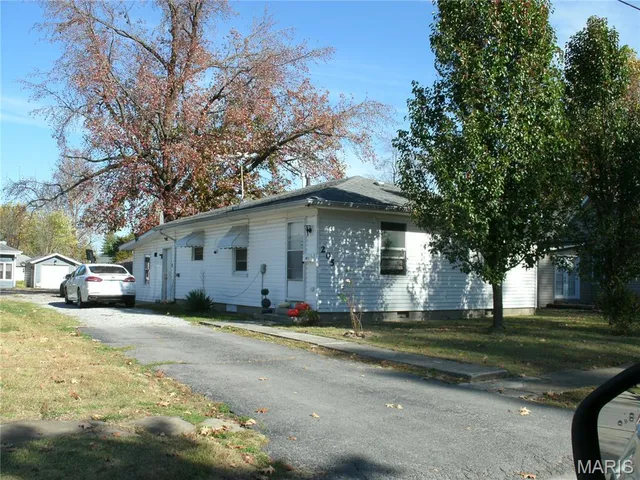$54,900 | 205 East Smith Street, Benton, IL 62812