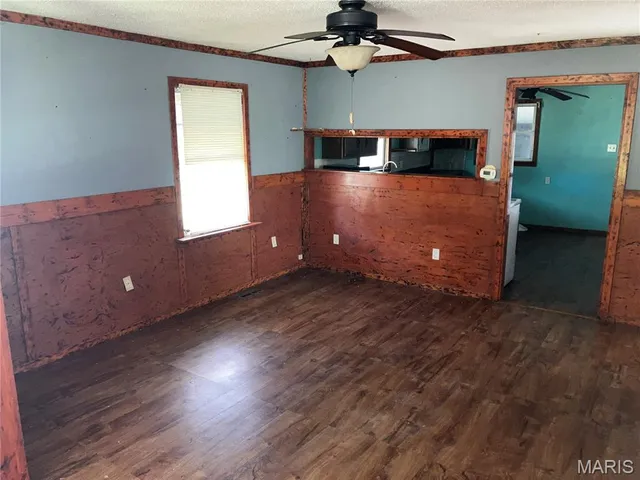 $54,900 | 205 East Smith Street, Benton, IL 62812