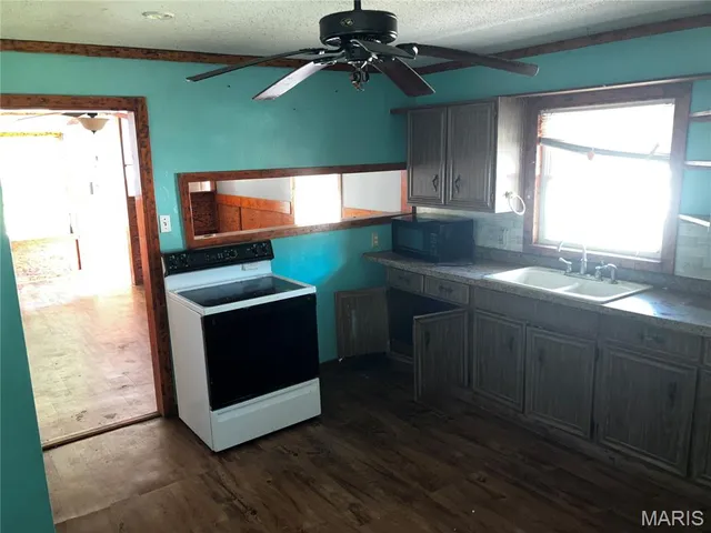 $54,900 | 205 East Smith Street, Benton, IL 62812