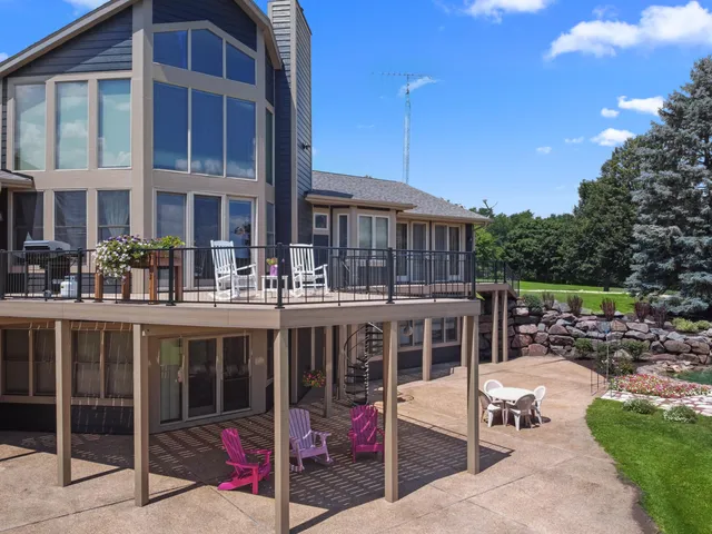 $1,950,000 | W5244 County Rd ES, Sugar Creek, WI 53121