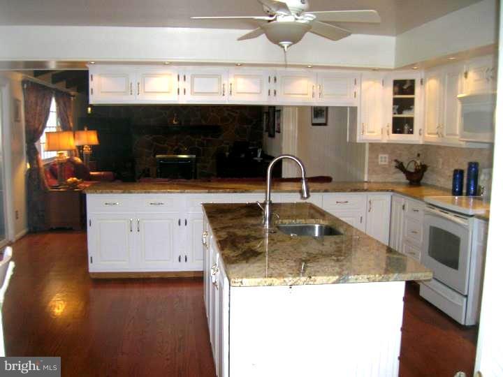 35 Waterview Road West Chester, PA 19380 - Photo 25 of 25 Kitchen