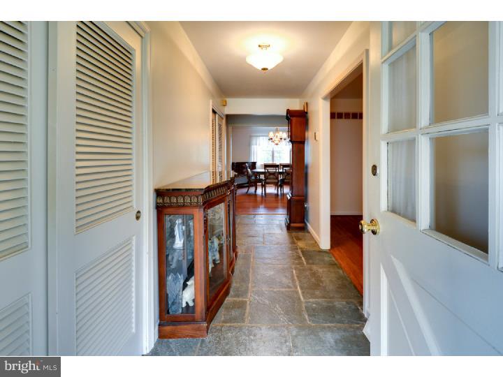 35 Waterview Road West Chester, PA 19380 - Photo 5 of 25 Foyer