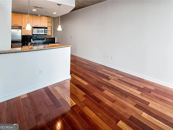 3324 Peachtree Road Northeast, Unit 2713 Atlanta, GA 30326 - Photo 3 of 29 a view of kitchen with cabinets