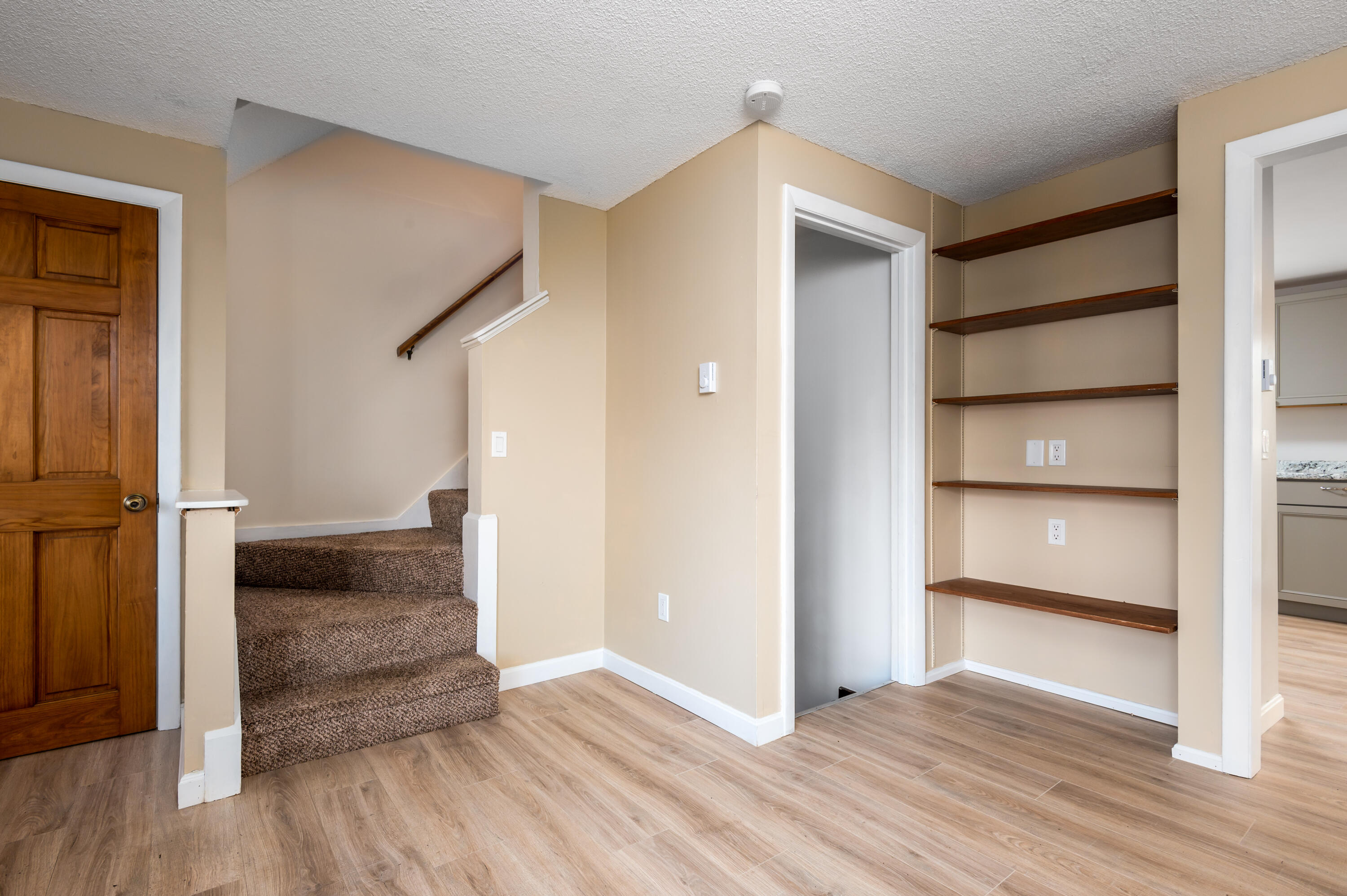 17 Graham Road, Unit 6 Westbrook, ME 04092 - Photo 12 of 25 17_graham-10
