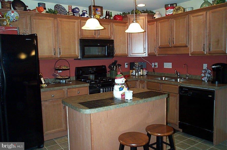 611 Creekside Lane Lititz, PA 17543 - Photo 2 of 14 Gallery Image 2