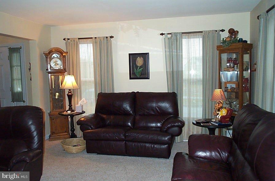 611 Creekside Lane Lititz, PA 17543 - Photo 4 of 14 Gallery Image 4