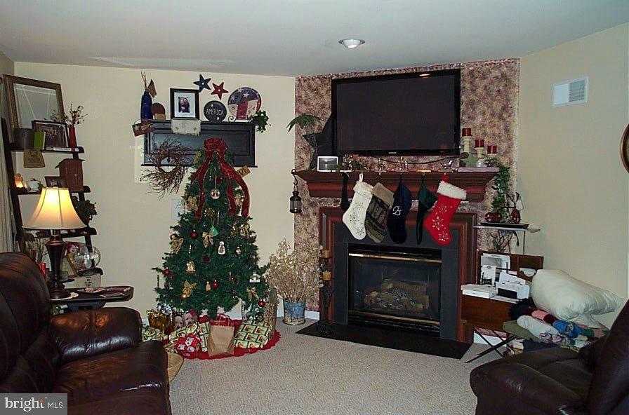 611 Creekside Lane Lititz, PA 17543 - Photo 5 of 14 Gallery Image 5