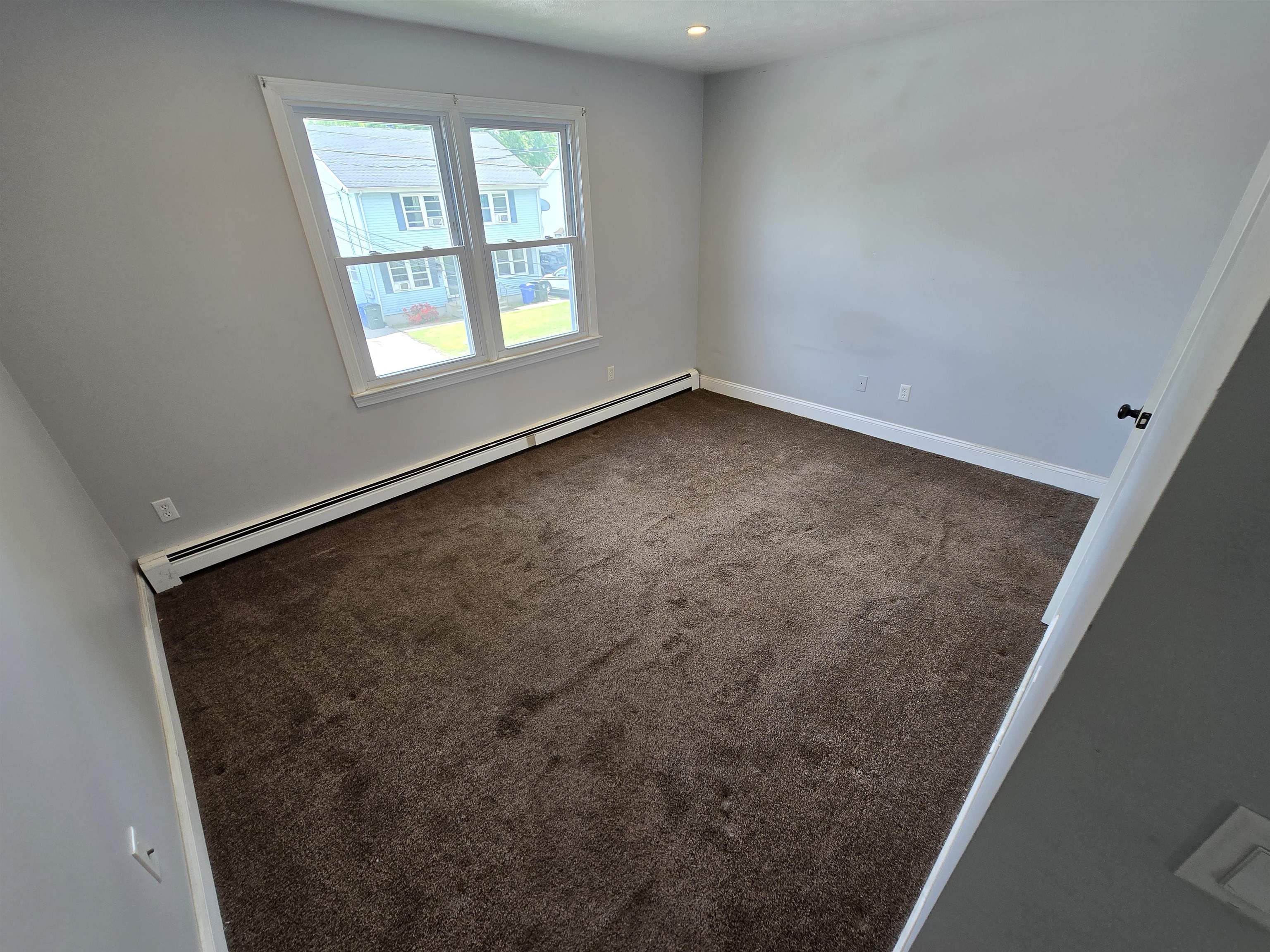 25 West Rosedale Avenue Manchester, NH 03103 - Photo 9 of 15