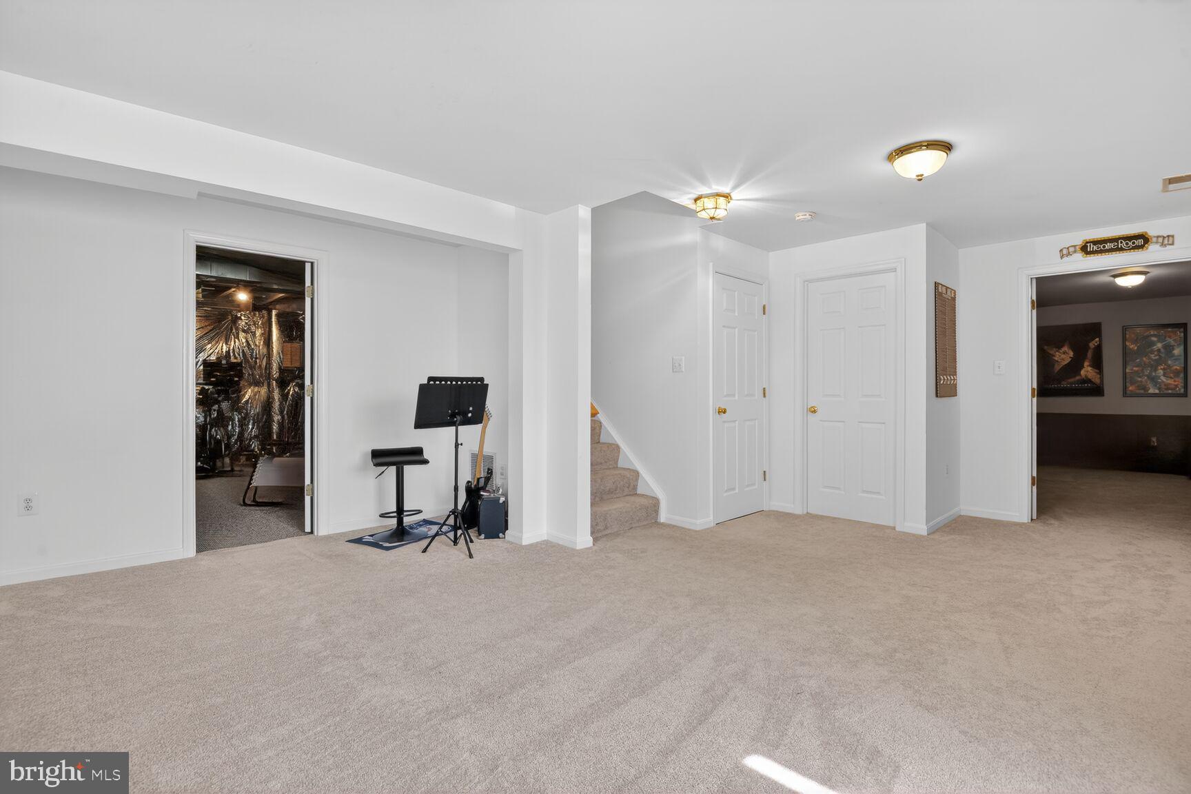 14272 Town Commons Way Gainesville, VA 20155 - Photo 24 of 32 a view of a livingroom with furniture